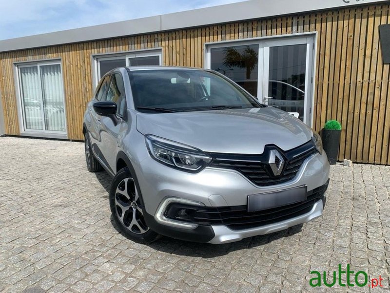 2019' Renault Captur 1.5 Dci Exclusive photo #3