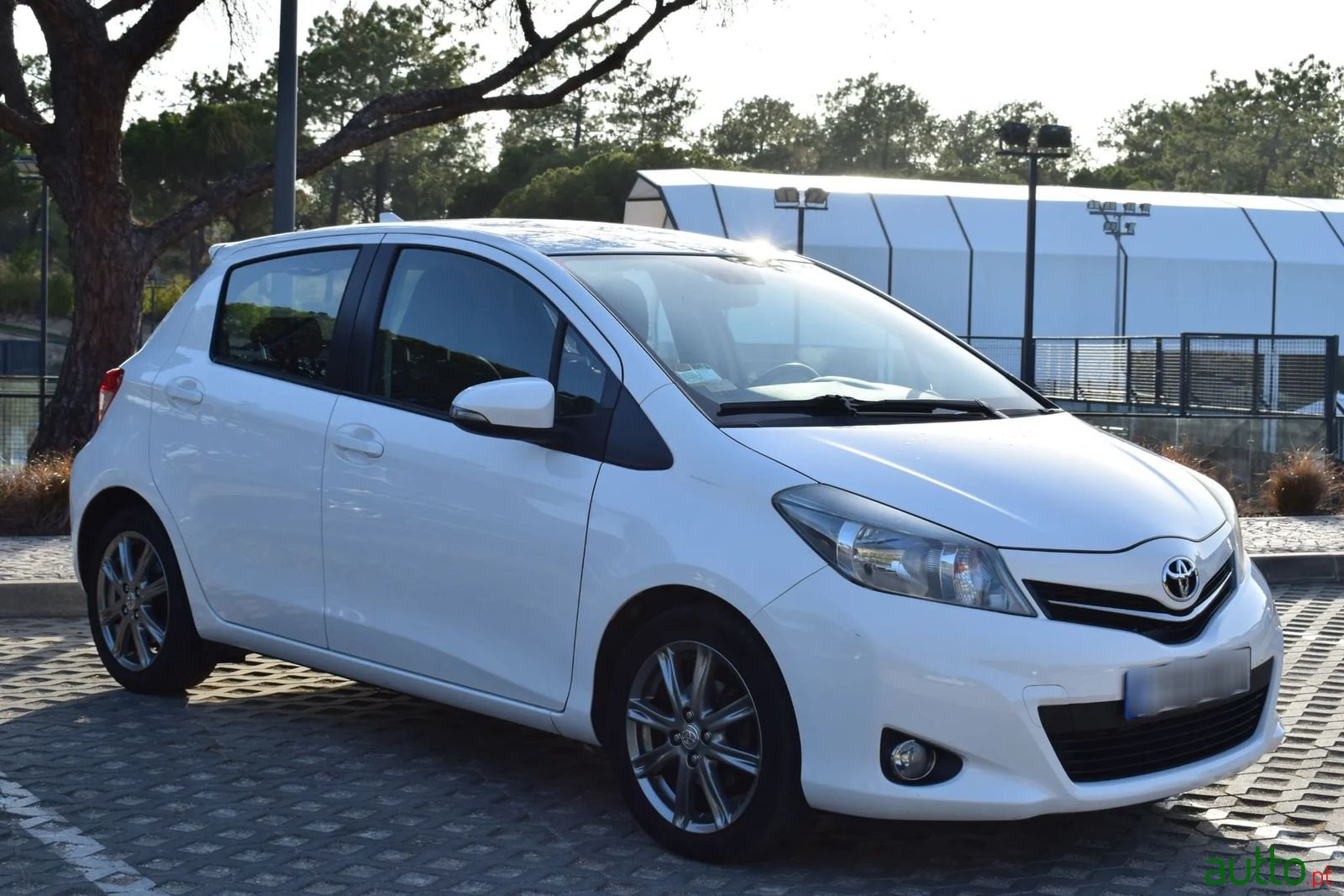 2014' Toyota Yaris photo #3