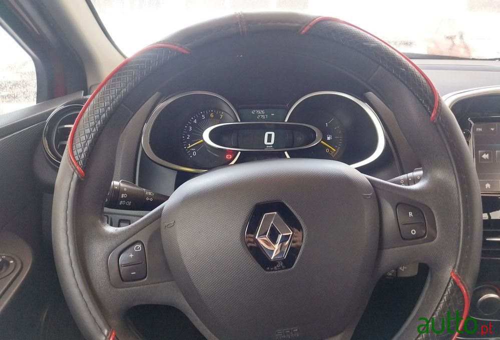 2015' Renault Clio photo #6