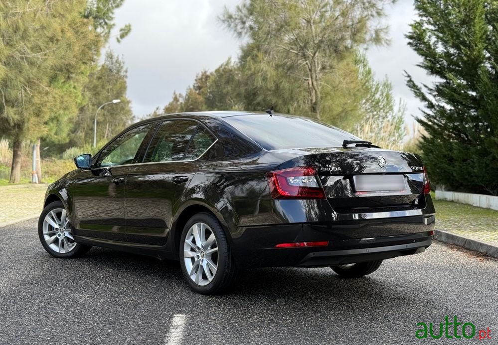 2019' Skoda Octavia 1.6 Tdi Style photo #3