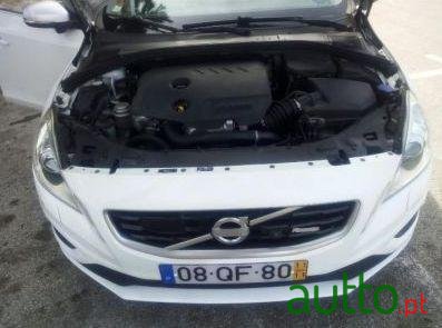 2011' Volvo S60 Sedan photo #1