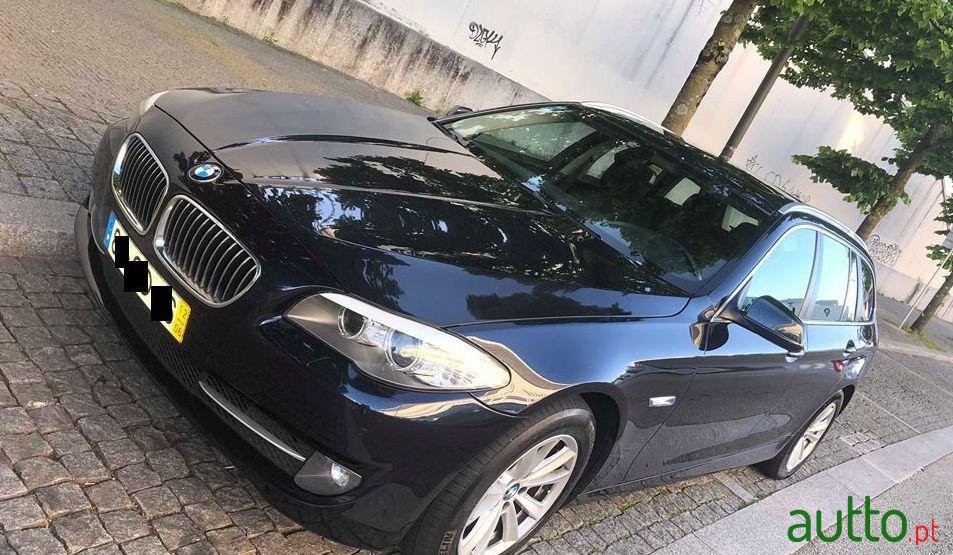 2012' BMW 520 D photo #1