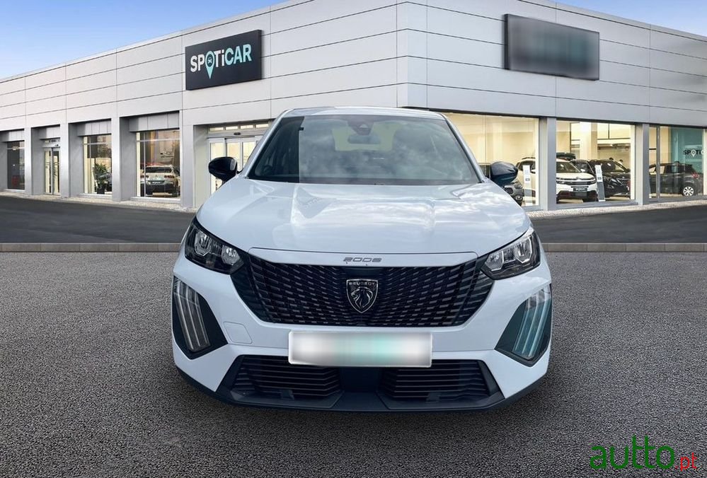 2023' Peugeot 2008 photo #2