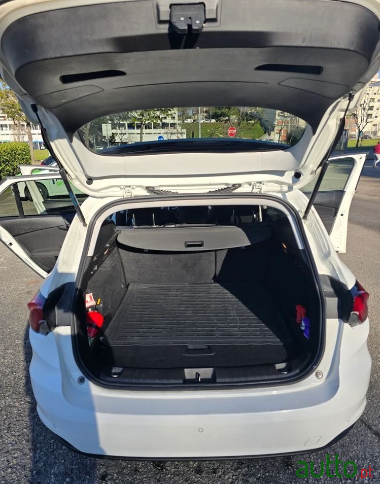 2019' Fiat Tipo Station Wagon photo #6