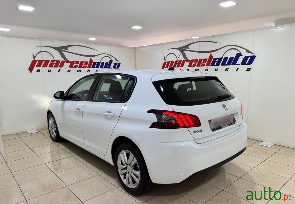 2020' Peugeot 308 photo #6