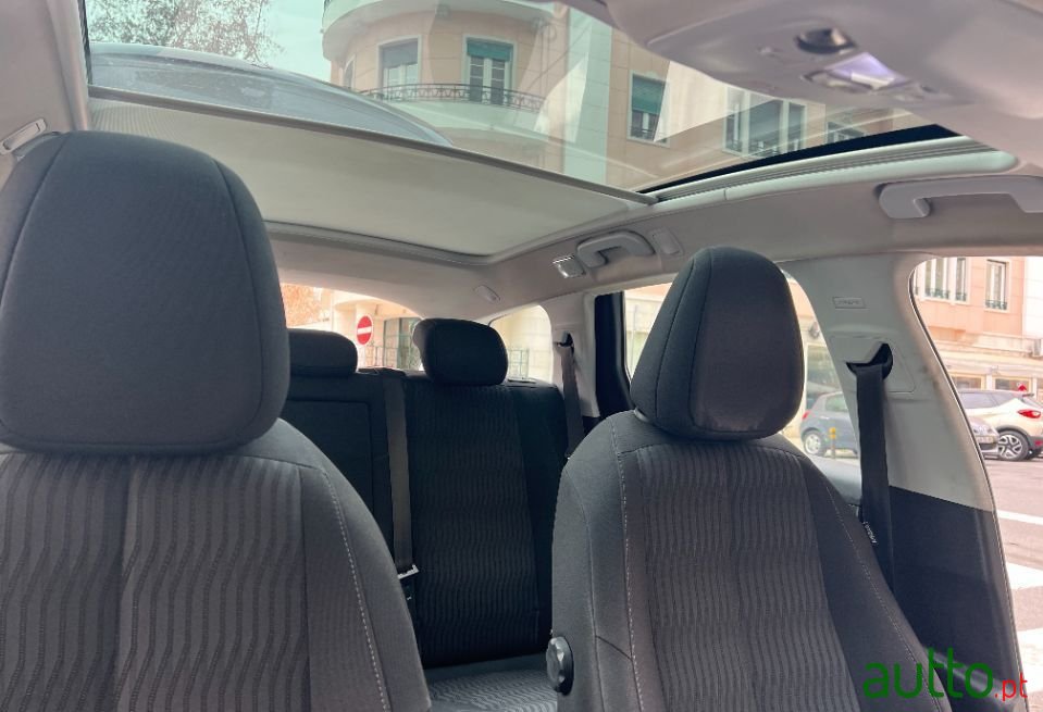 2016' Peugeot 308 Sw photo #3