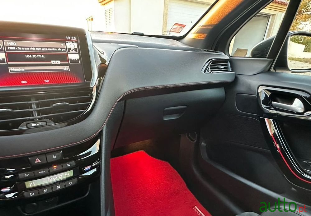 2016' Peugeot 208 photo #4