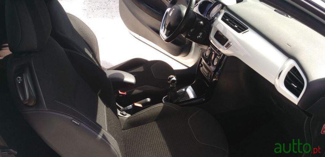 2012' Citroen DS3 photo #4