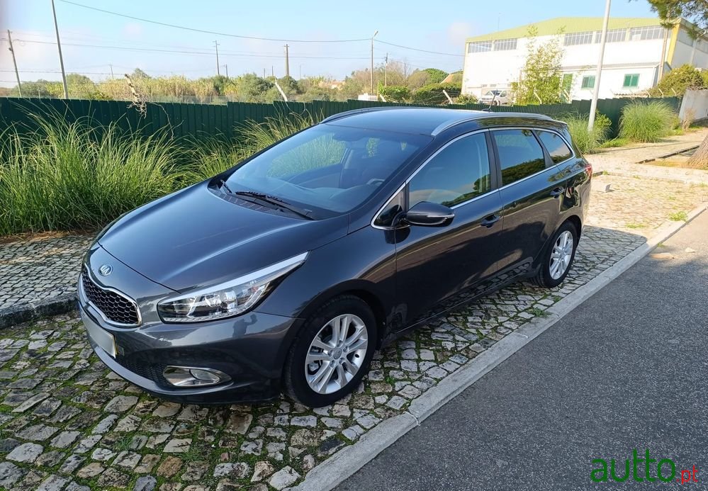 2012' Kia Ceed Sw photo #1