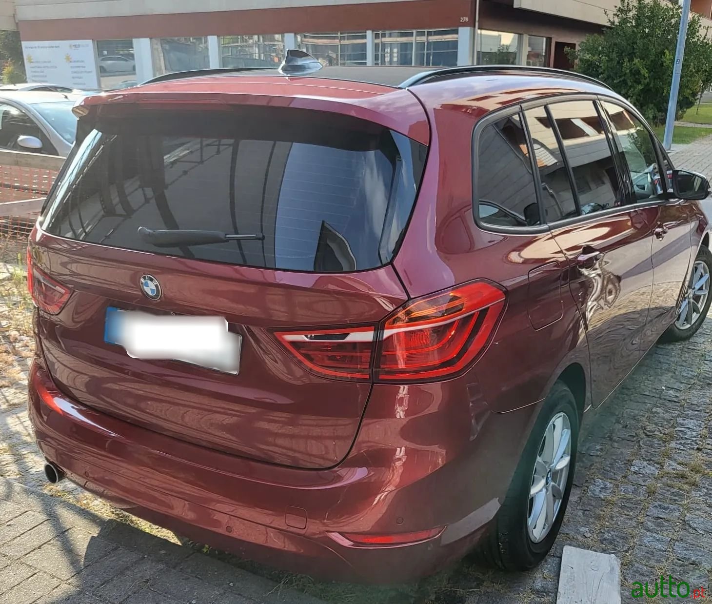 2016' BMW 216 Gran Tourer photo #3