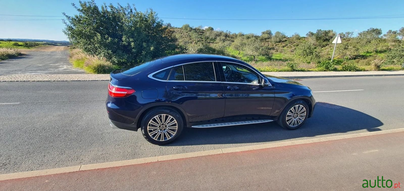 2018' Mercedes-Benz Glc-250 photo #3