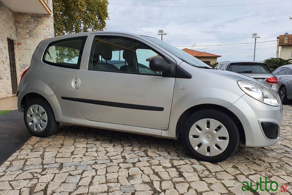 2010' Renault Twingo photo #4