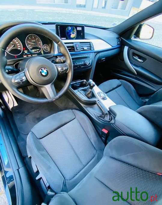 2015' BMW 318 photo #3