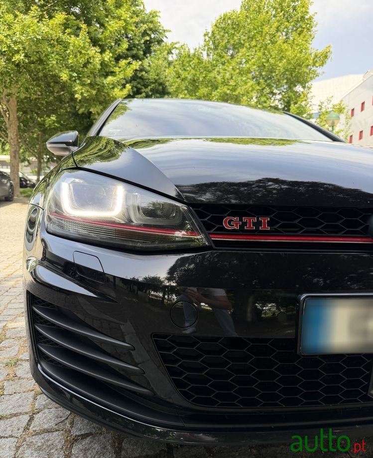 2016' Volkswagen Golf photo #3