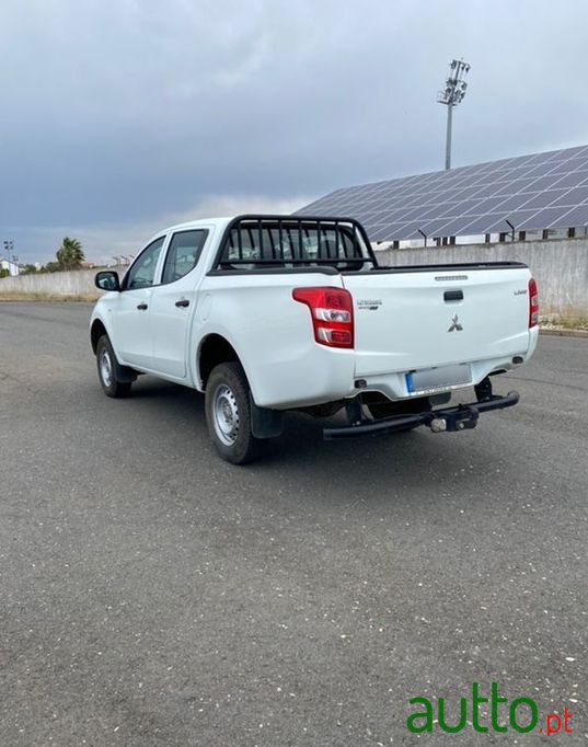 2020' Mitsubishi L200 photo #6