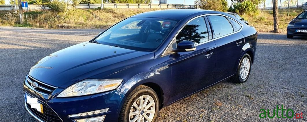 2011' Ford Mondeo photo #1