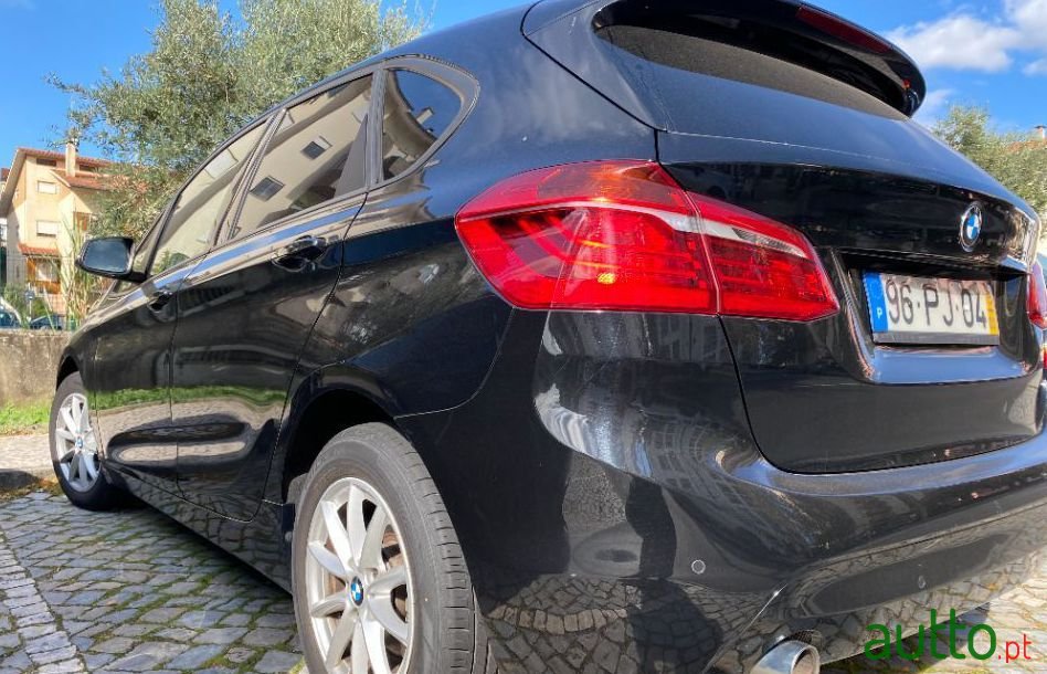 2015' BMW 216 Active Tourer photo #3