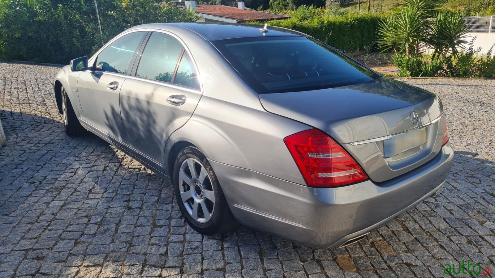 2011' Mercedes-Benz S-250 photo #4