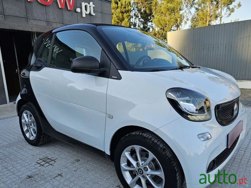 2019' Smart Fortwo 1.0 Passion 71 photo #3
