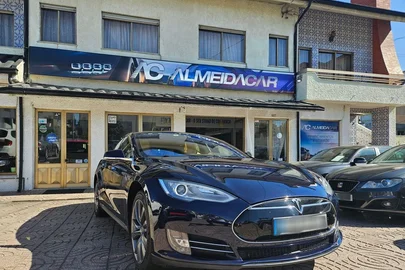 2015' Tesla Model S P85D