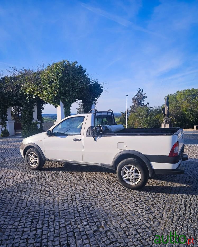 2006' Fiat Strada photo #5