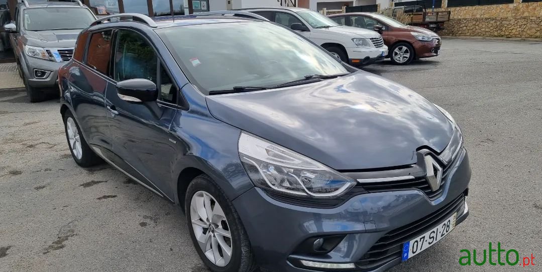 2016' Renault Clio Sport Tourer photo #1