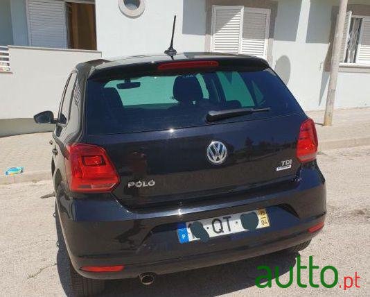 2015' Volkswagen Polo photo #3