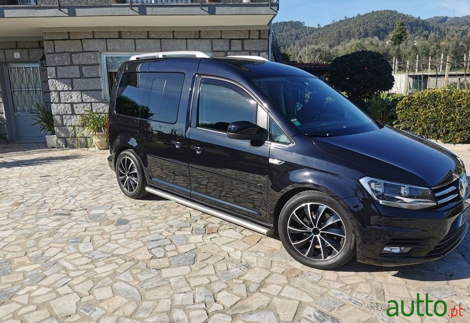2015' Volkswagen Caddy photo #1