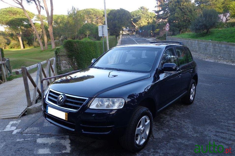 2004' Volkswagen Touareg photo #1