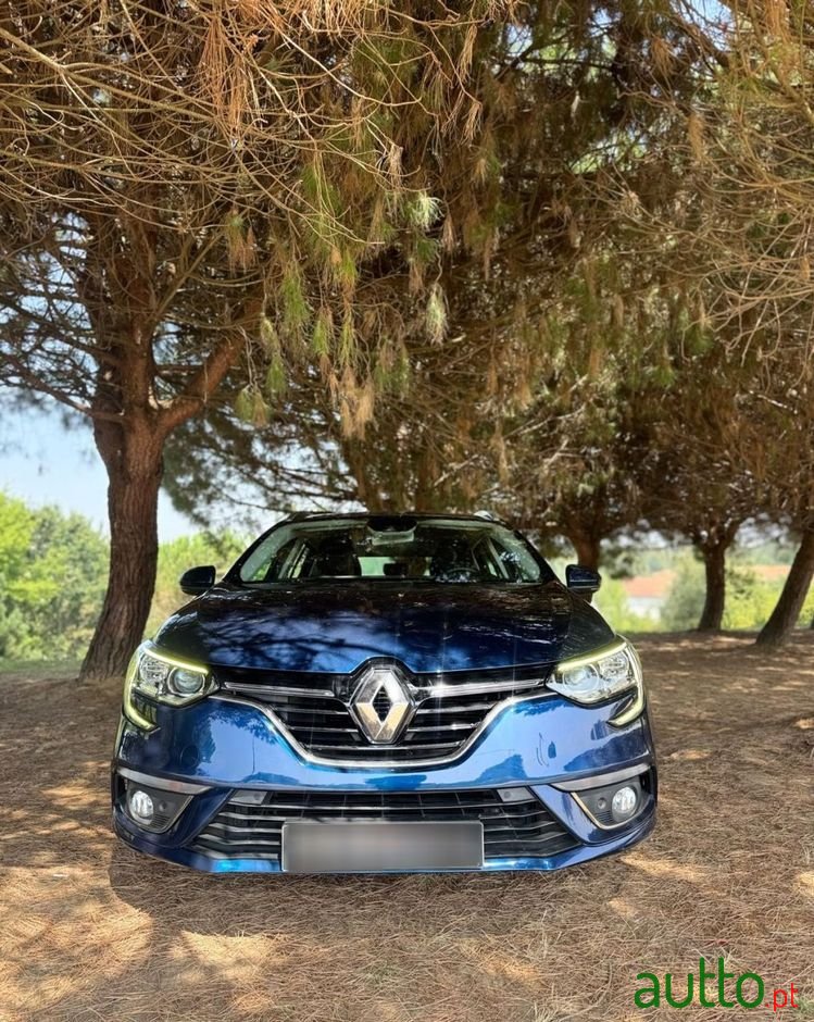 2020' Renault Megane photo #4