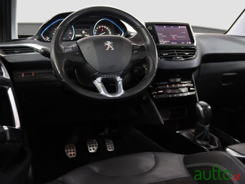2017' Peugeot 2008 photo #4
