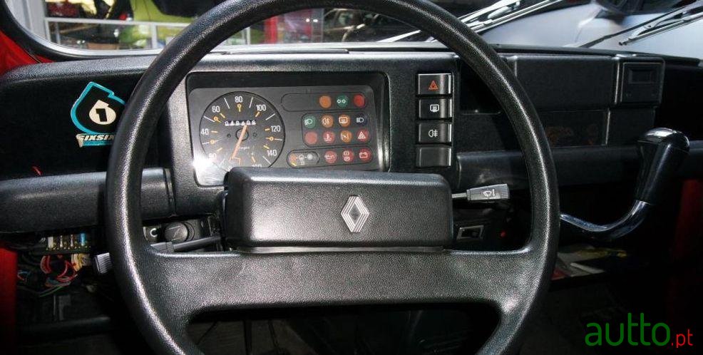 1991' Renault 4 4 Gtl photo #2