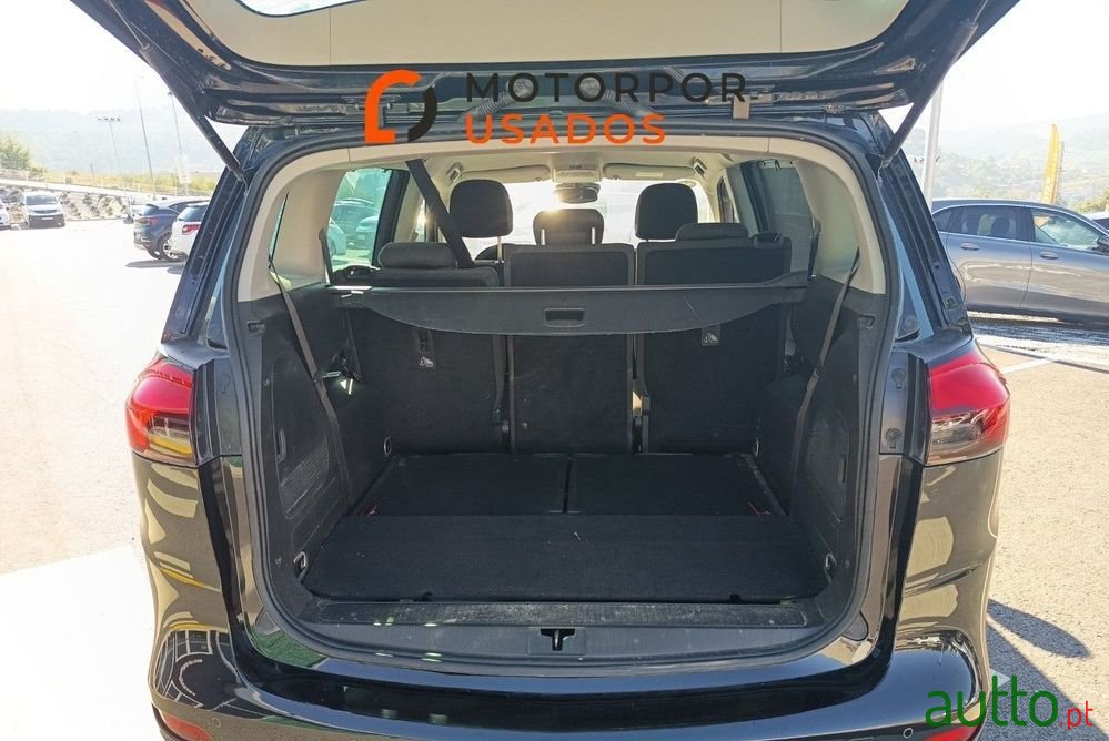 2017' Opel Zafira photo #6