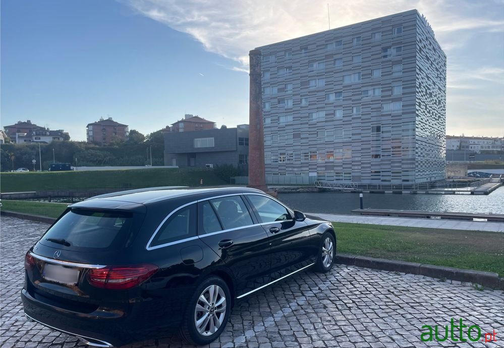 2019' Mercedes-Benz Classe C photo #5