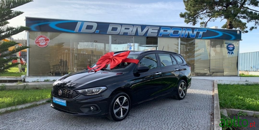 2018' Fiat Tipo Station Wagon photo #1