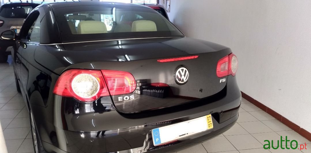 2007' Volkswagen Eos photo #5