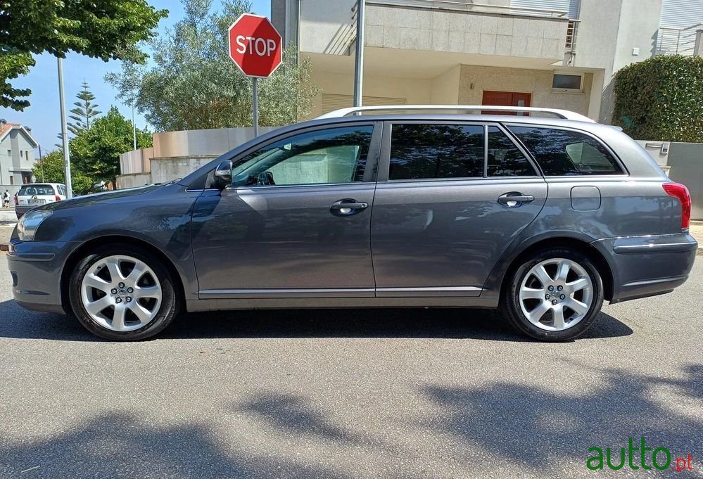 2008' Toyota Avensis Sw photo #4