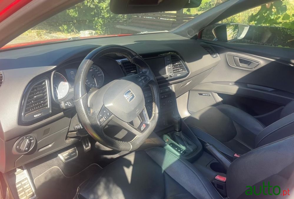 2016' SEAT Leon St photo #4