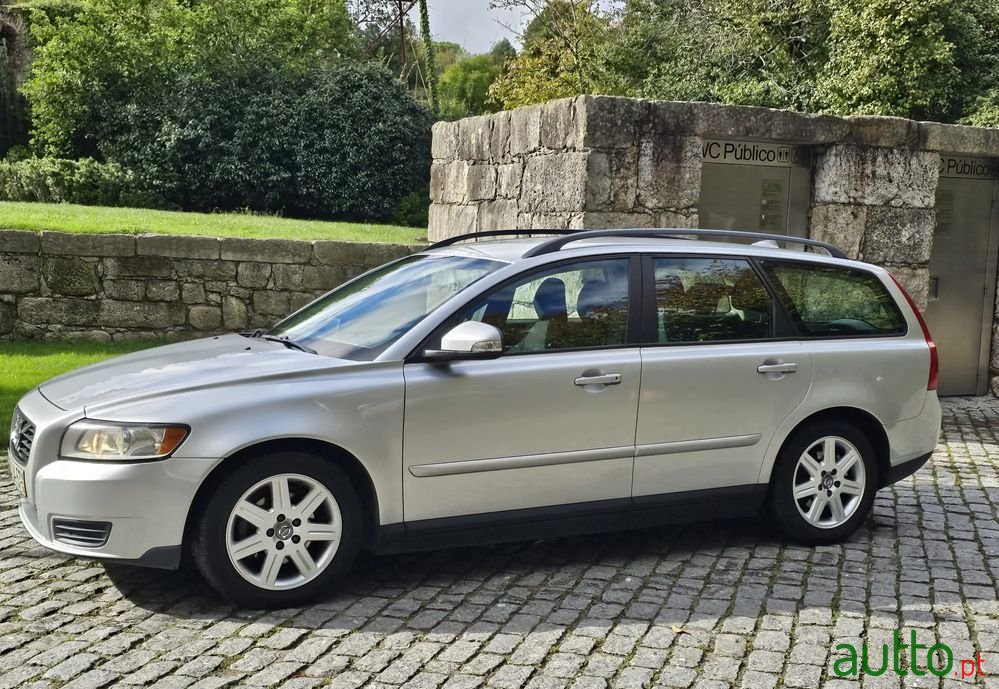 2010' Volvo V50 photo #3