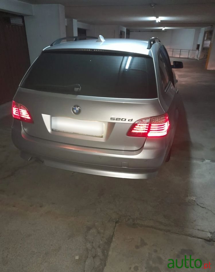2007' BMW 520 Da Touring photo #3