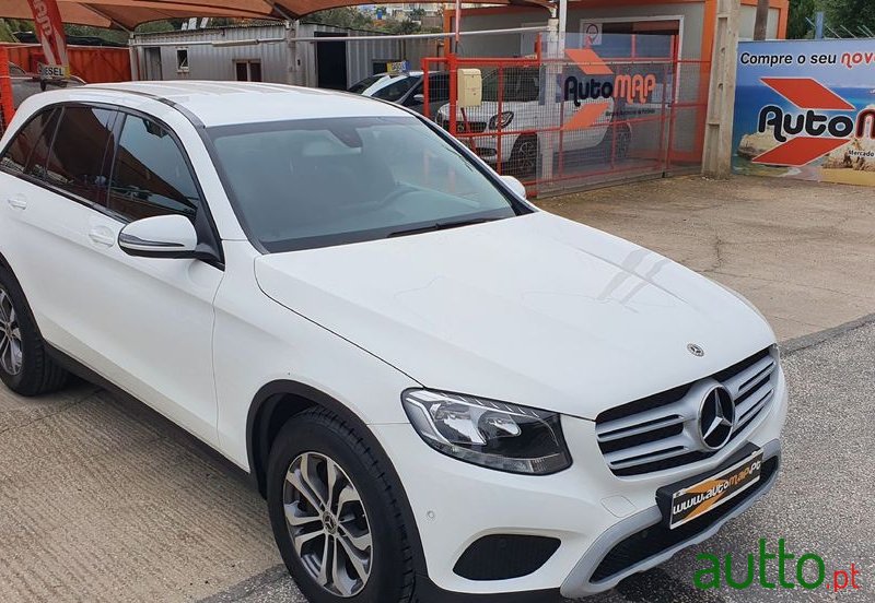 2018' Mercedes-Benz Glc-250 photo #1