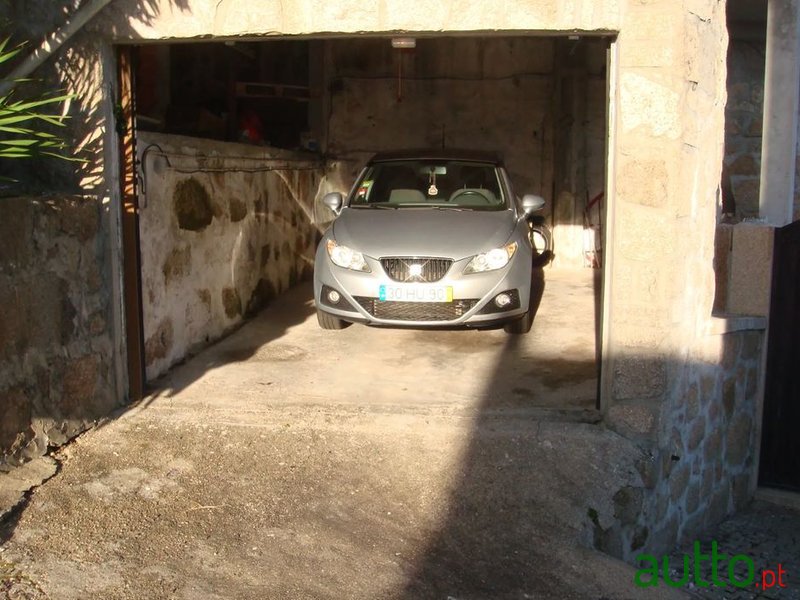 2009' SEAT Ibiza photo #2