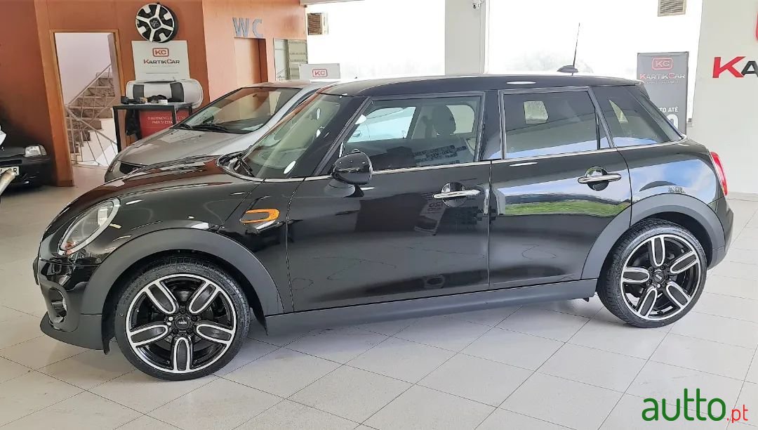 2018' MINI Cooper photo #2