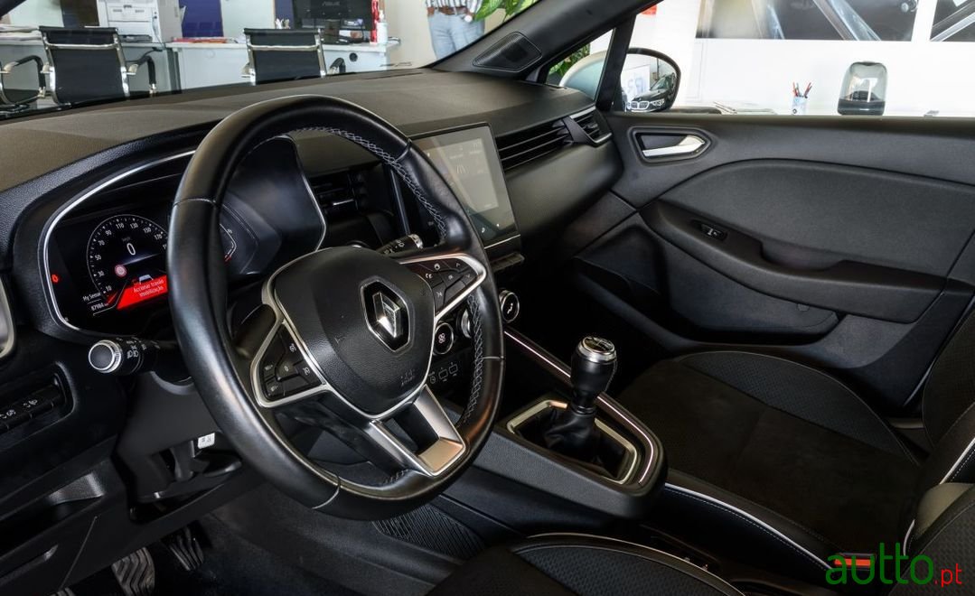 2021' Renault Clio photo #6