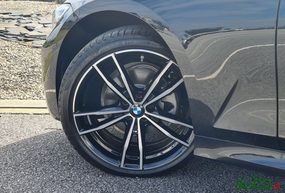 2021' BMW 320 photo #4