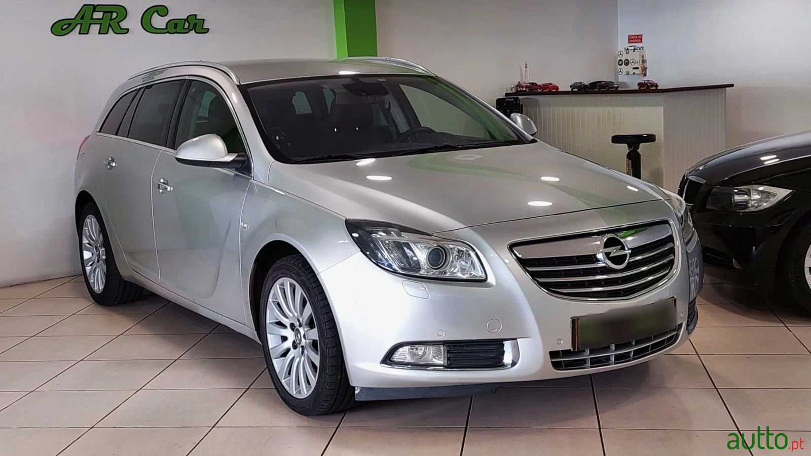 2010' Opel Insignia Sports Tourer photo #3