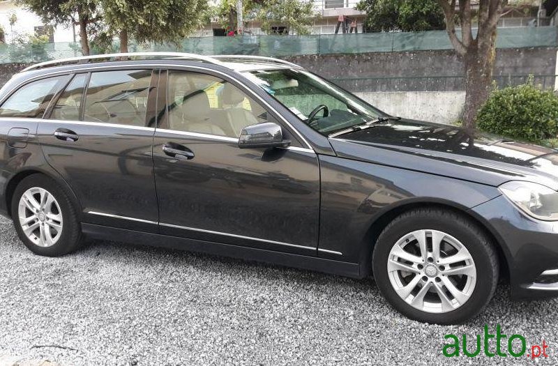 2013' Mercedes-Benz C-220 photo #2