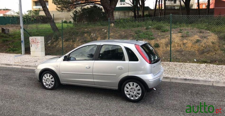 2005' Opel Corsa photo #1