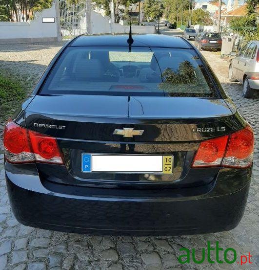 2010' Chevrolet Cruze 1.6 Ls photo #3