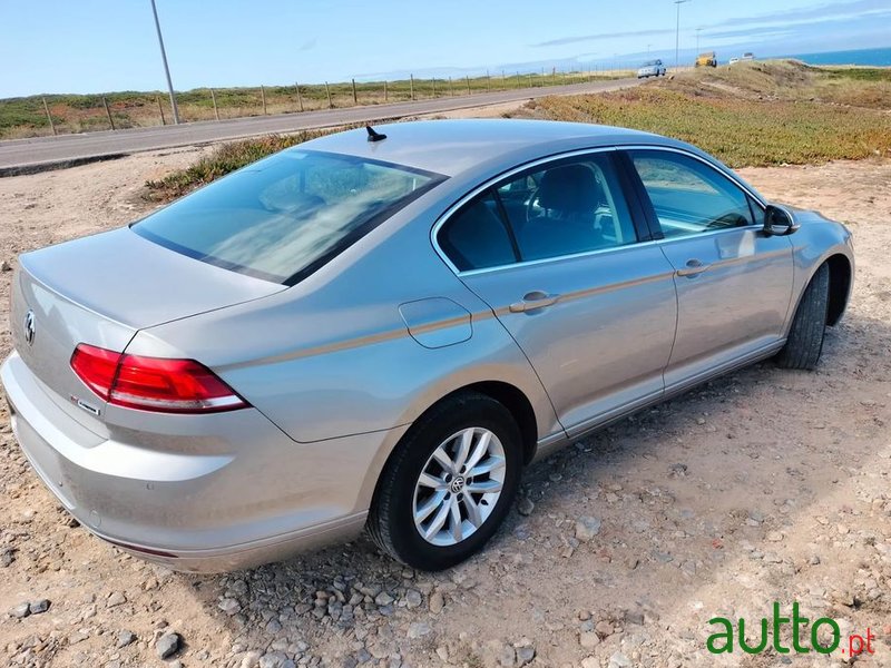 2016' Volkswagen Passat photo #6